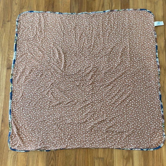 Like new POSH PEANUT Soraya bamboo blanket Patoo fall floral EUC - Picture 5 of 6